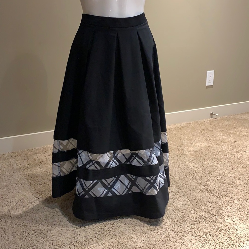 Black Topshop skirt size 4